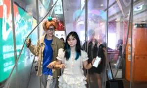 Xu hướng thuê người cosplay nhân vật game để hẹn hò