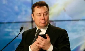 Elon Musk giải đáp về tin đồn điện thoại Tesla